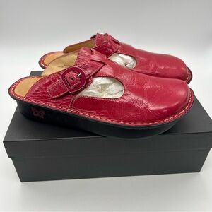 Algeria Sz 40 (US 9.5/10) Red Leather Classic Mule Adjustable Strap Butterfly
